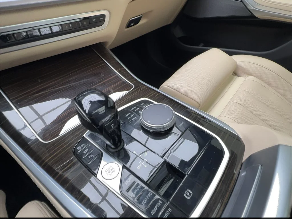 Used 2021 White BMW sDrive40i image 47