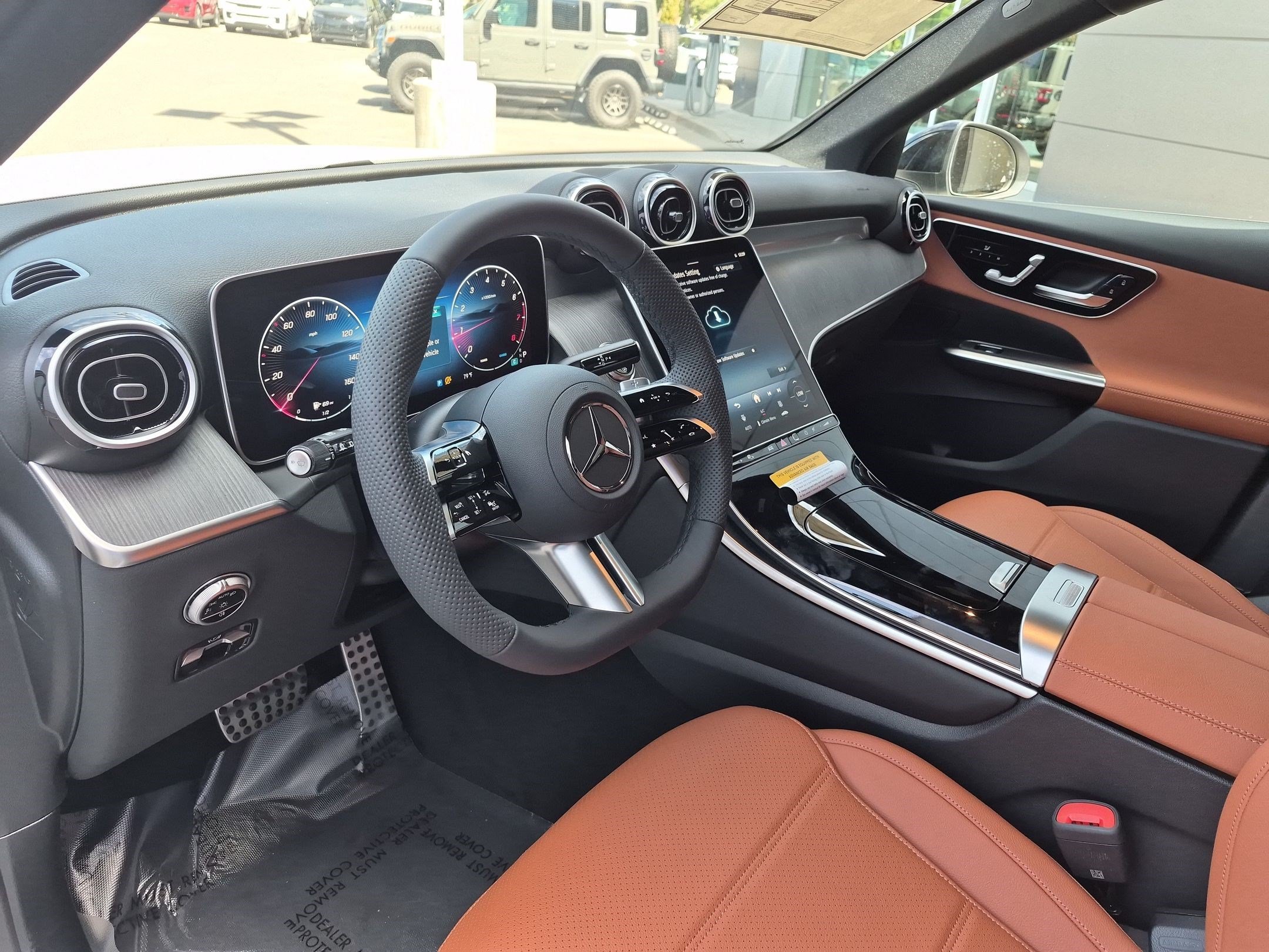New 2027 Polar White Mercedes-Benz GLC 300 image 12