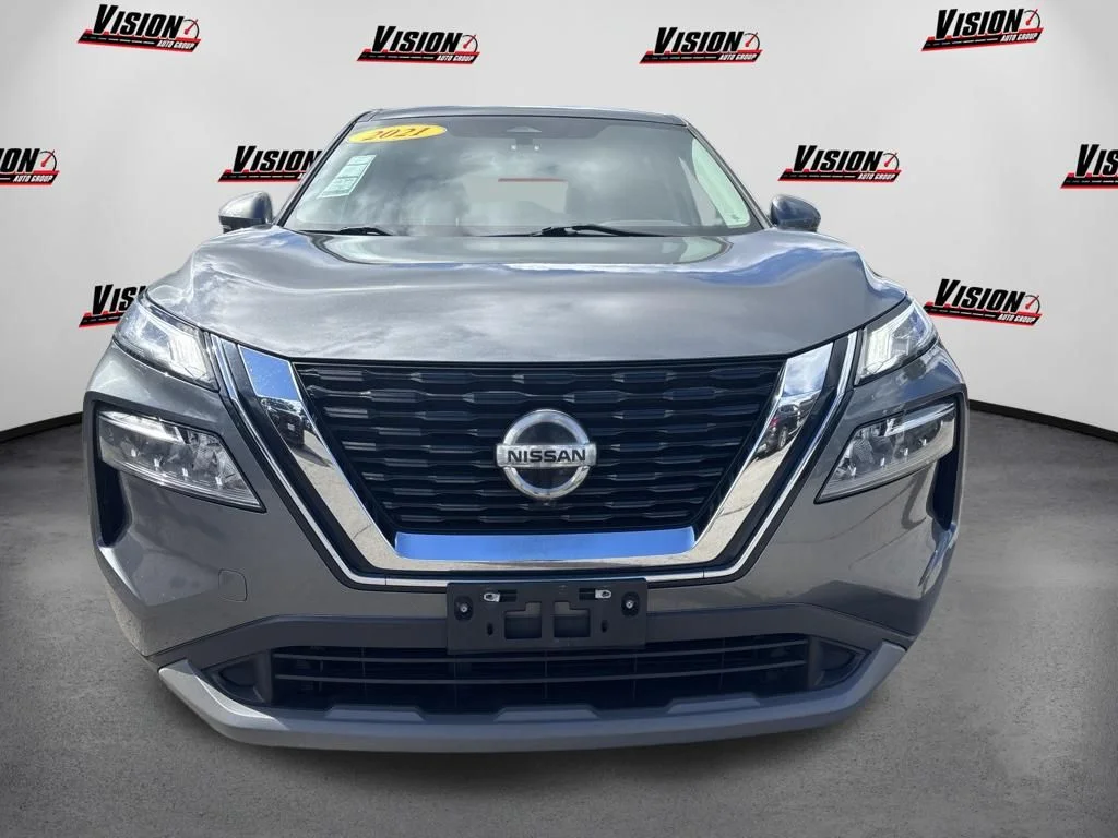 Used 2021 Gray Nissan SV image 2