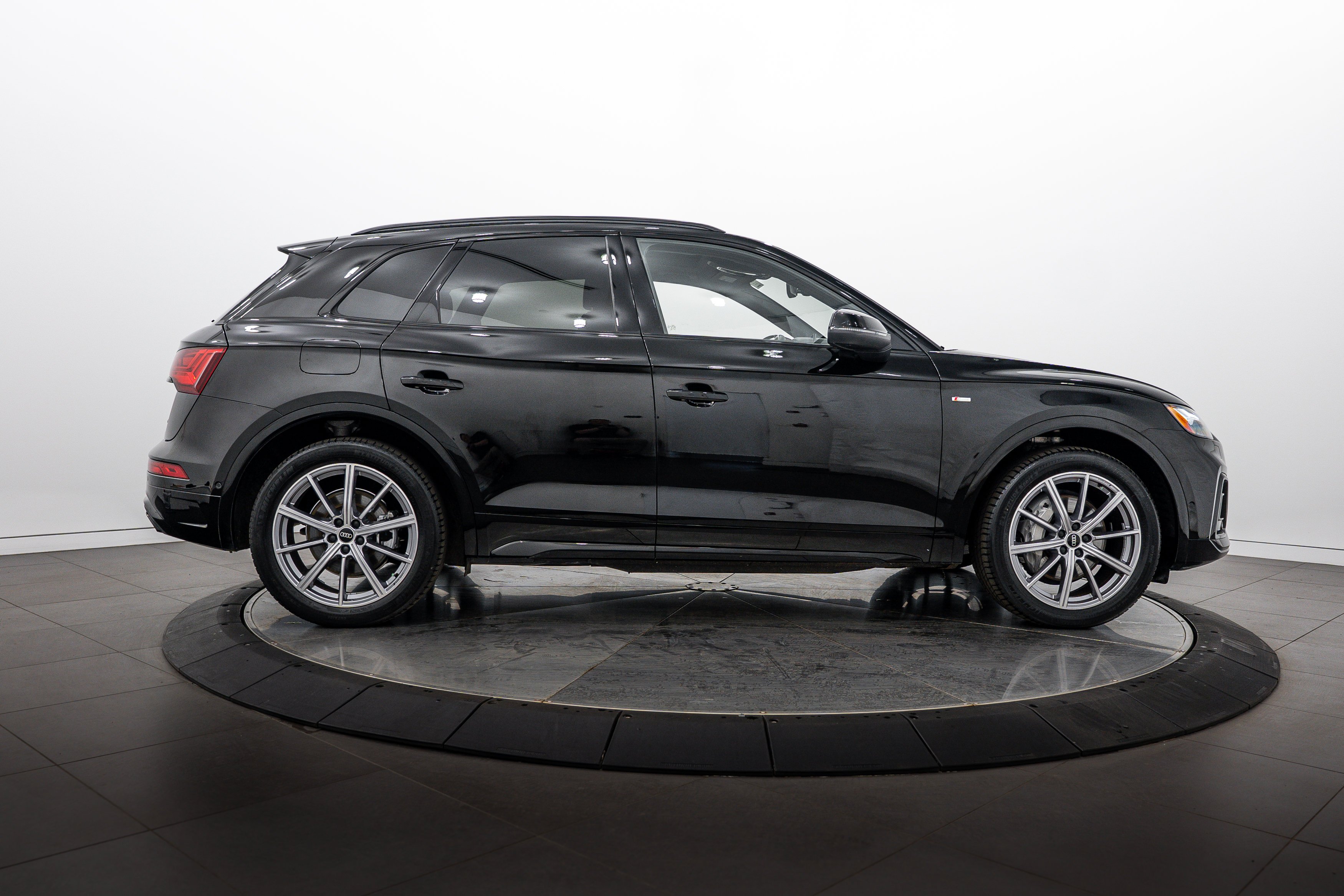 Certified Used 2023 Mythos Black Metallic Audi S line Prestige image 3