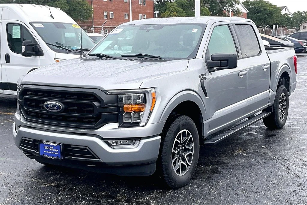 Used 2023 Silver Ford XLT image 11