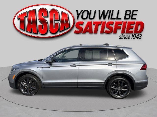 Used 2024 Silver Volkswagen 2.0T SE image 8