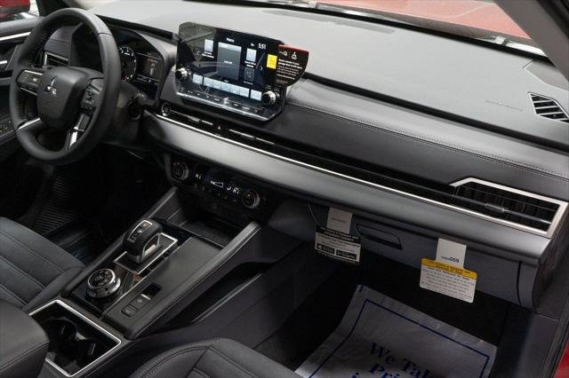 2025 Mitsubishi Outlander Plug-in Hybrid SE - Photo 18