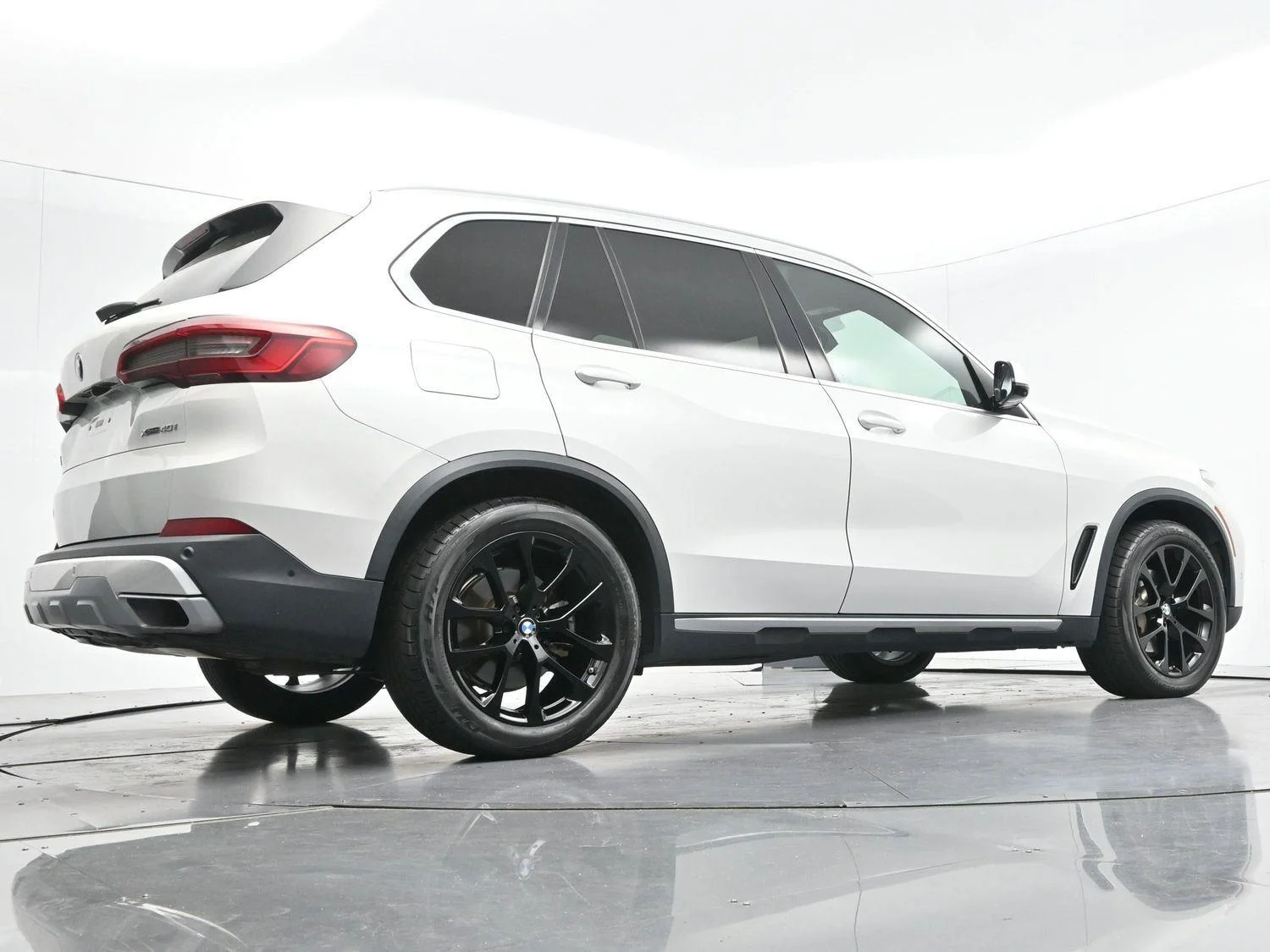 Used 2019 Mineral White Metallic BMW xDrive40i image 49