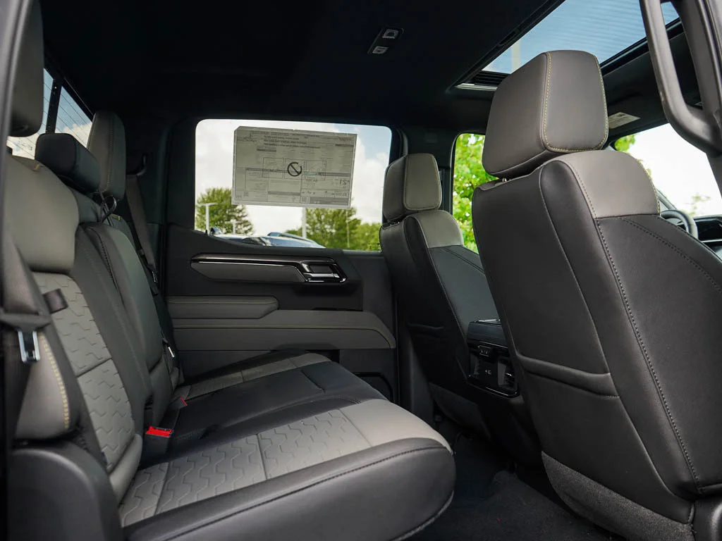 2026 Chevrolet Silverado 1500 ZR2 - Photo 9