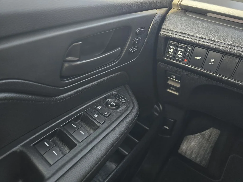2025 Honda Odyssey Sport L - Photo 23