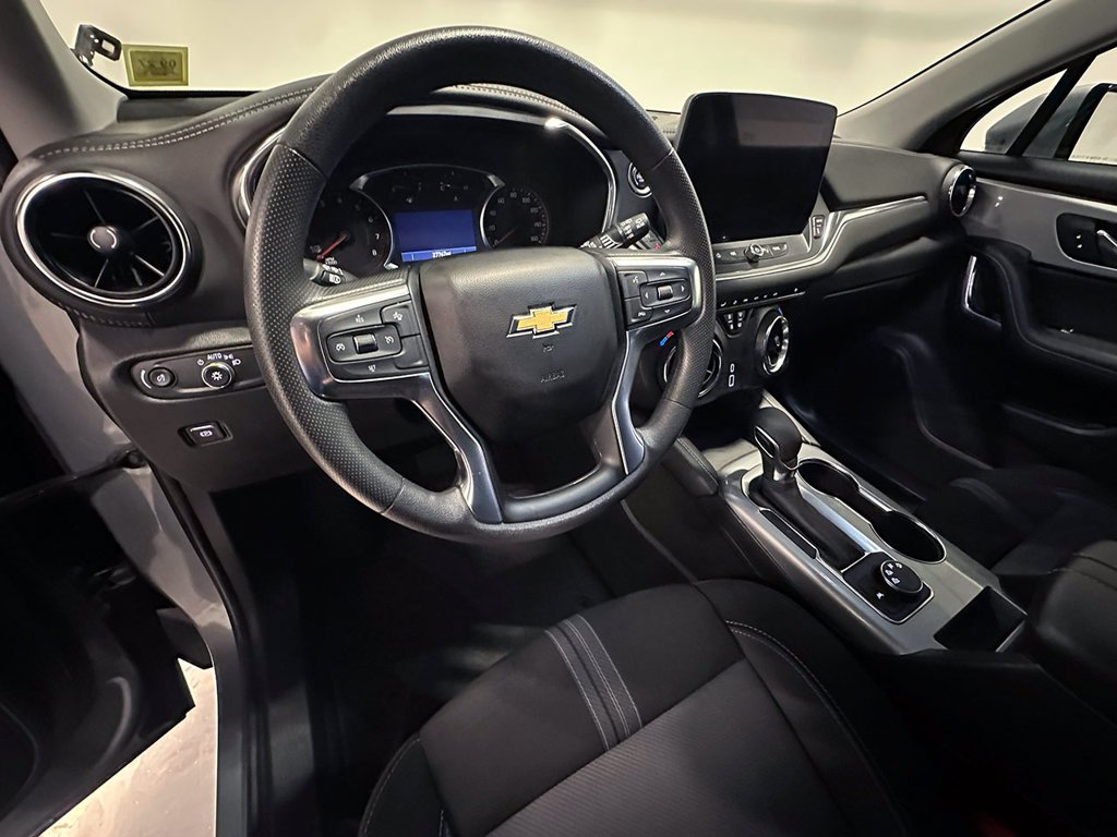 Used 2025 Gray Chevrolet LT image 21
