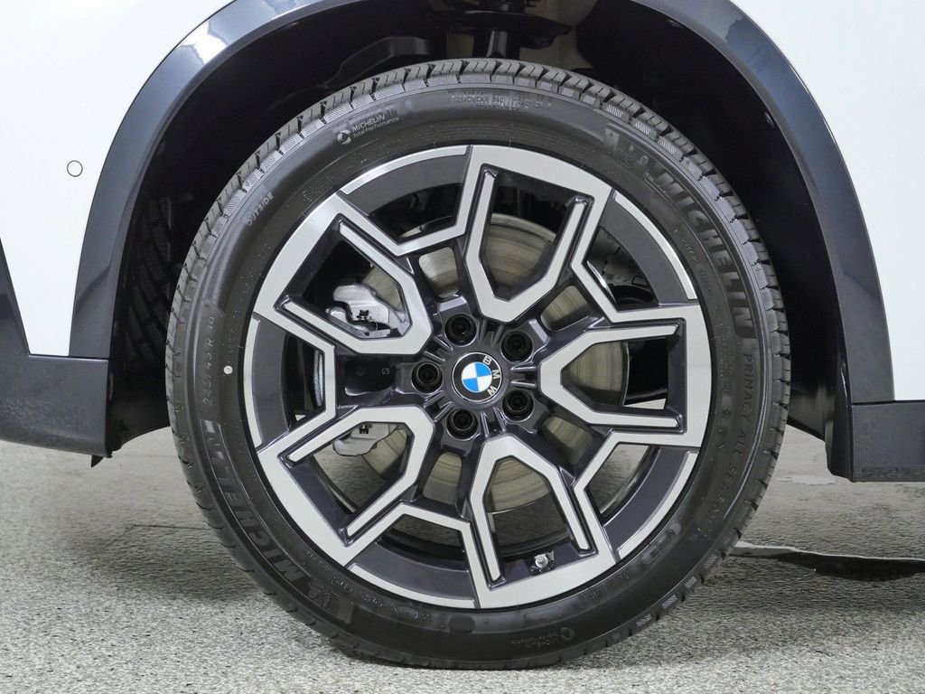 New 2026 Alpine White BMW xDrive28i image 16