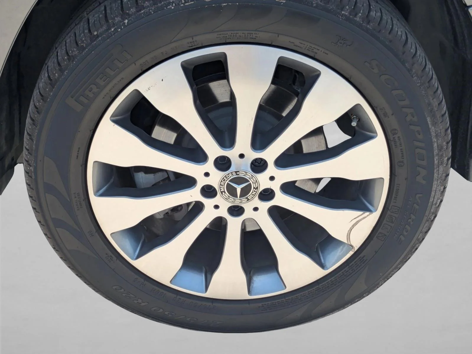 Used 2018 Selenite Grey Metallic Mercedes-Benz GLS 450 image 18