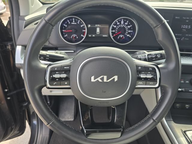 Used 2024  Kia LX image 30