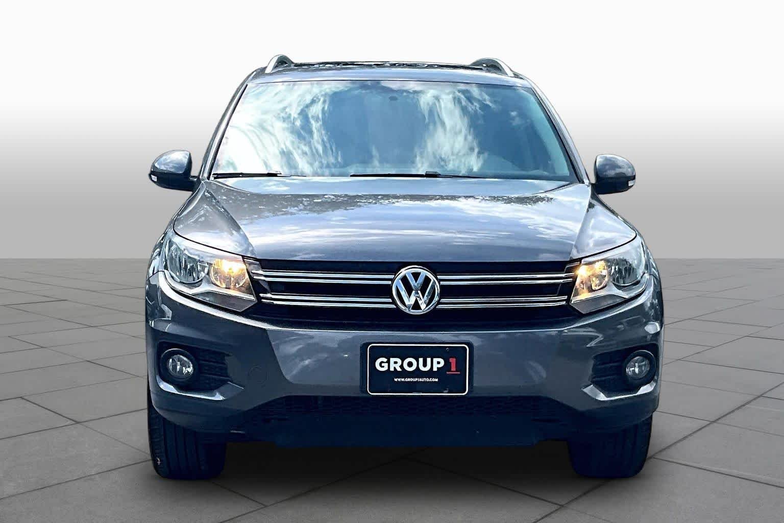 Used 2014 Pepper Gray Metallic Volkswagen SEL image 4