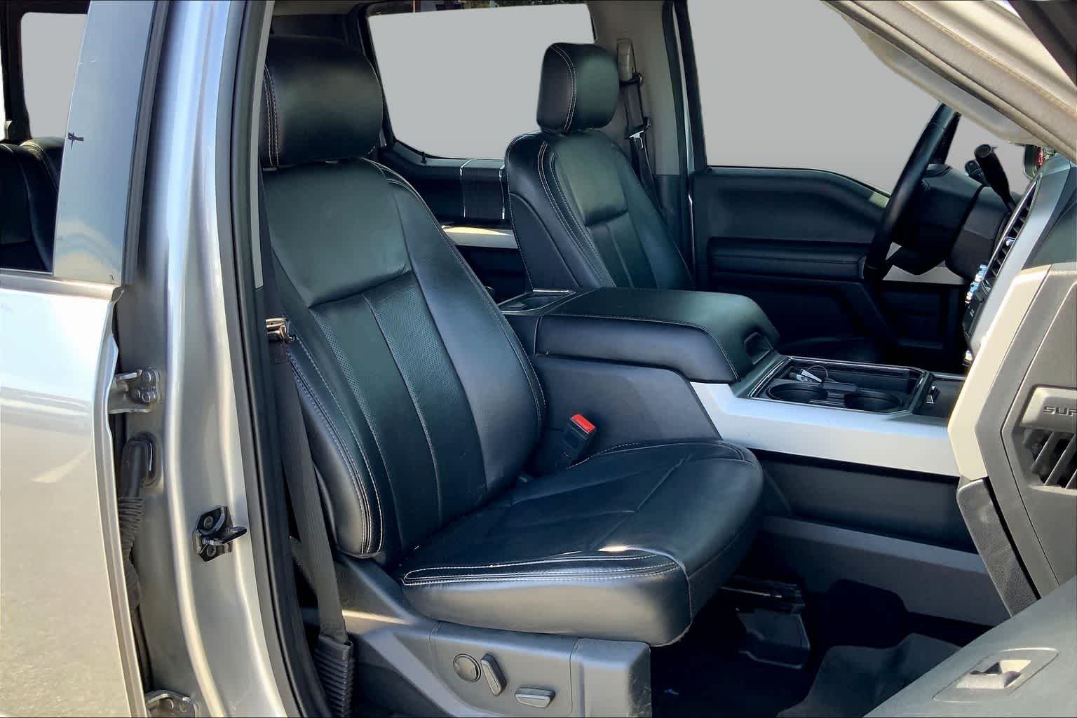 Used 2020 Iconic Silver Metallic Ford LARIAT image 9
