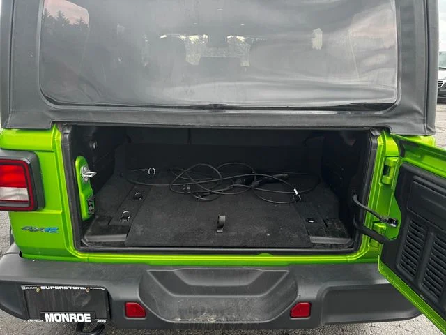 Certified Used 2025  Jeep Sport S 4xe image 17