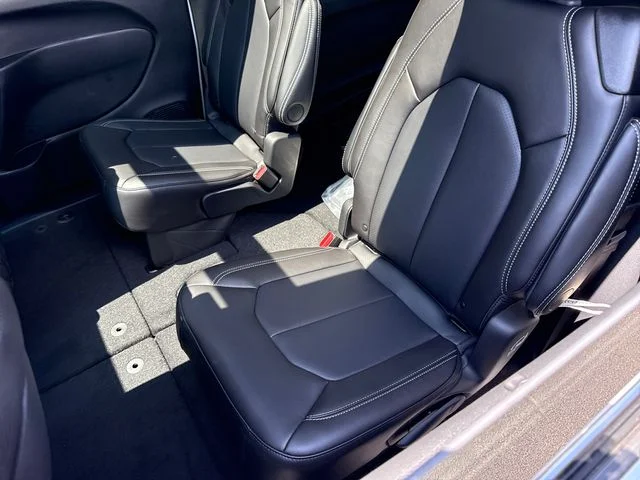 2026 Chrysler Pacifica Select - Photo 29