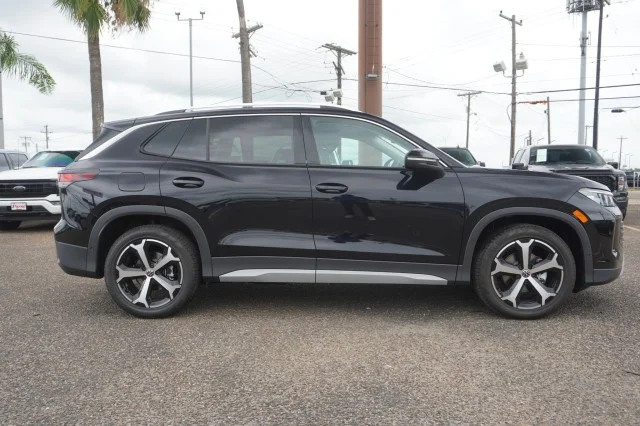 New 2026 Deep Black Pearl Volkswagen SE image 4