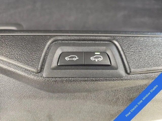Used 2025 Alpine White BMW xDrive40i image 21