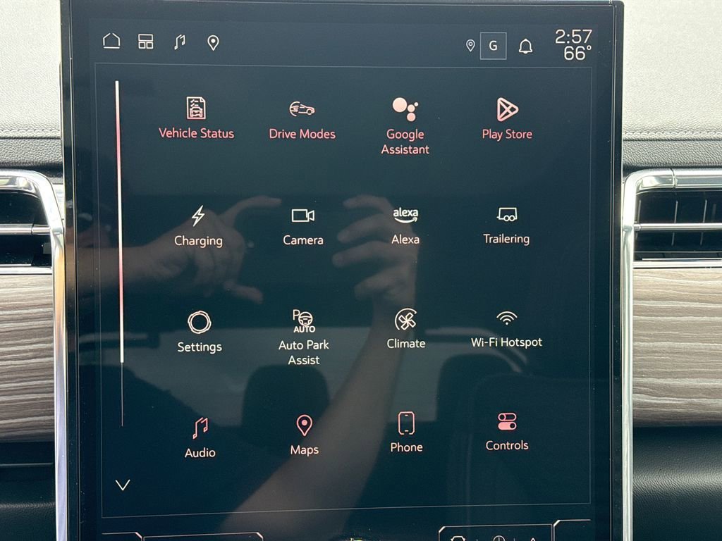 2025 GMC Sierra EV Denali - Photo 25