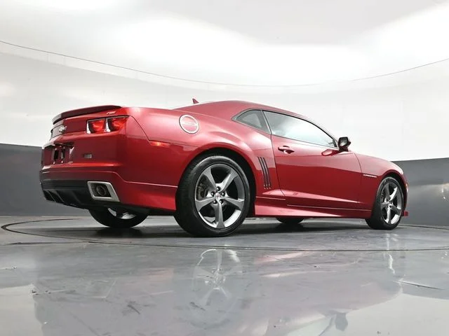 Used 2013 Red Chevrolet 2LT image 30