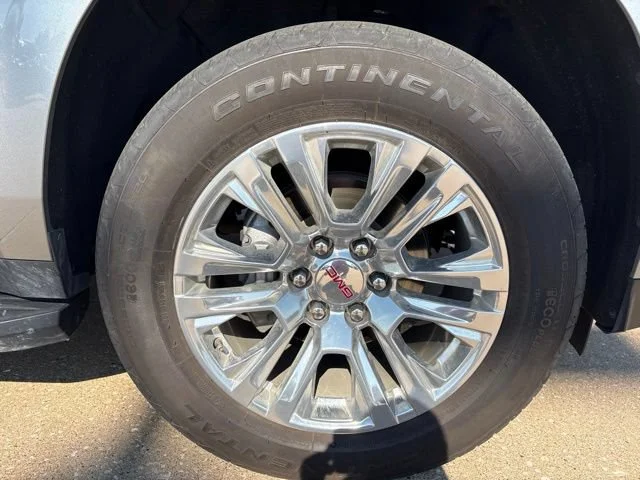 2025 GMC Yukon Denali - Photo 25