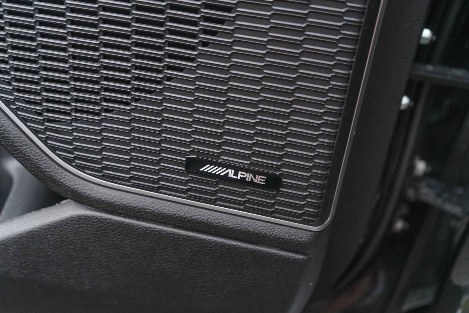 Used 2021 Rocky Mountain Pearlcoat Jeep Limited image 26