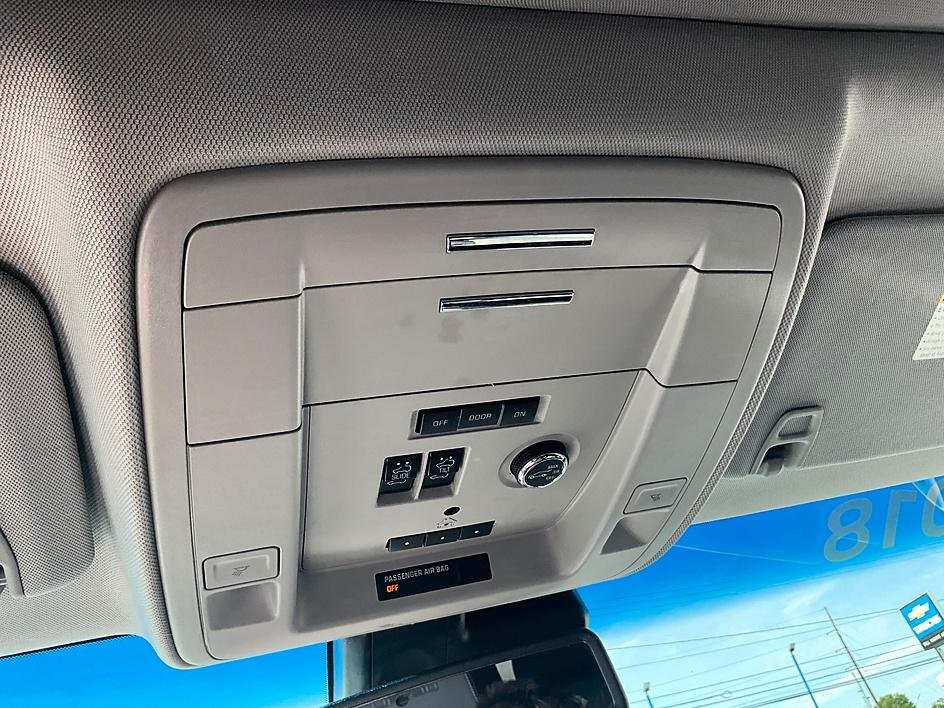 Used 2018 White GMC Denali image 28