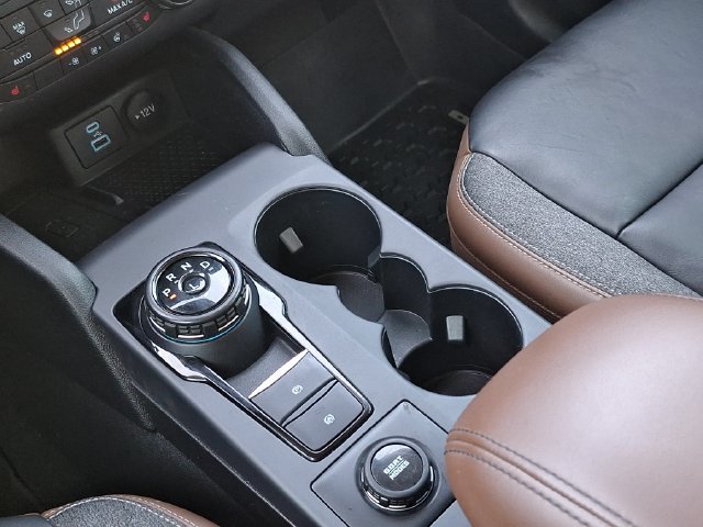 Used 2022 Green Ford Outer Banks image 24