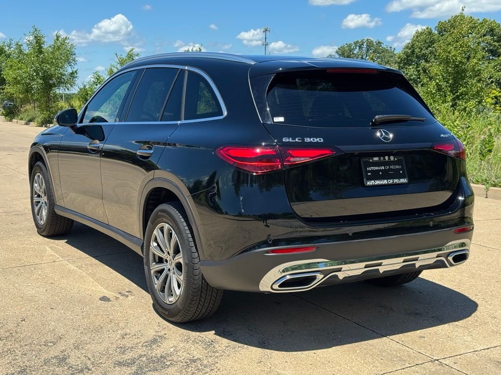 Used 2026 Black Mercedes-Benz GLC 300 image 3