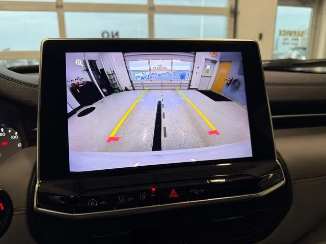 Used 2024 White Jeep Limited image 2