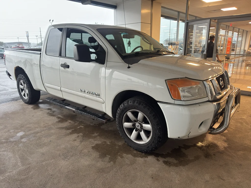 Used 2009 Blizzard Nissan XE image 3