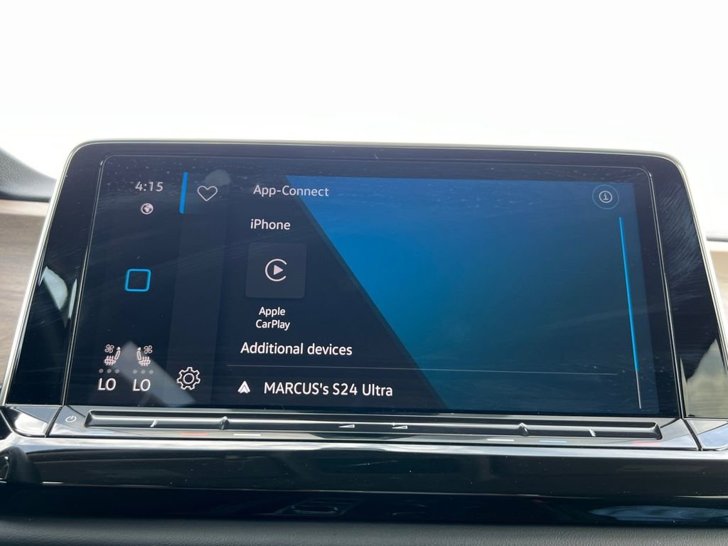 Used 2025  Volkswagen 2.0T SE w/Technology image 8