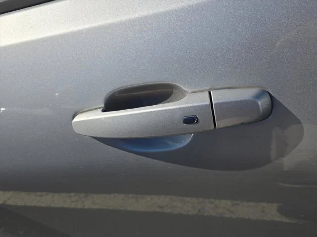 Used 2018 SILVER ICE METALLIC Chevrolet 2SS image 26