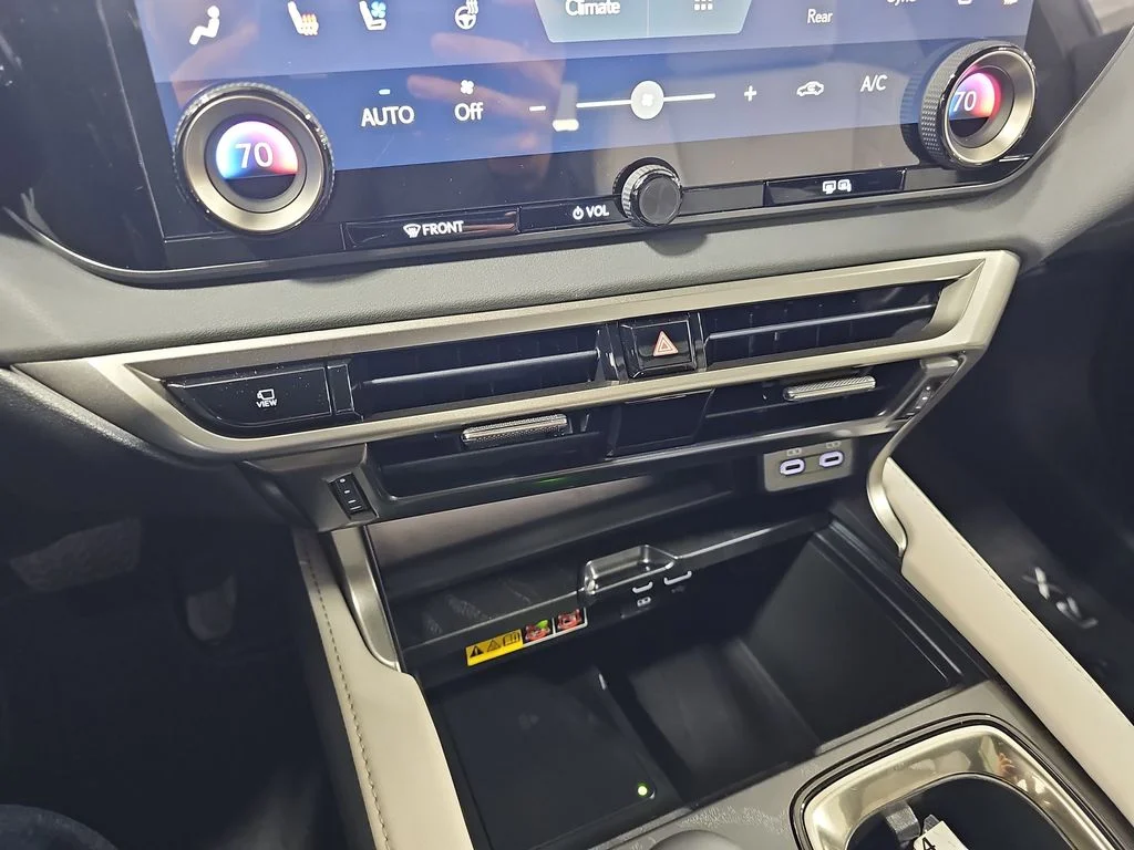 New 2026 Eminent White Pearl Lexus PREMIUM image 22