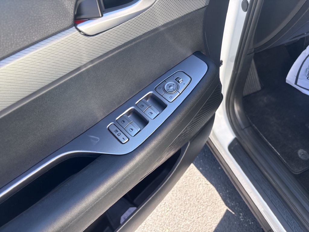Used 2025 White Hyundai XRT image 11