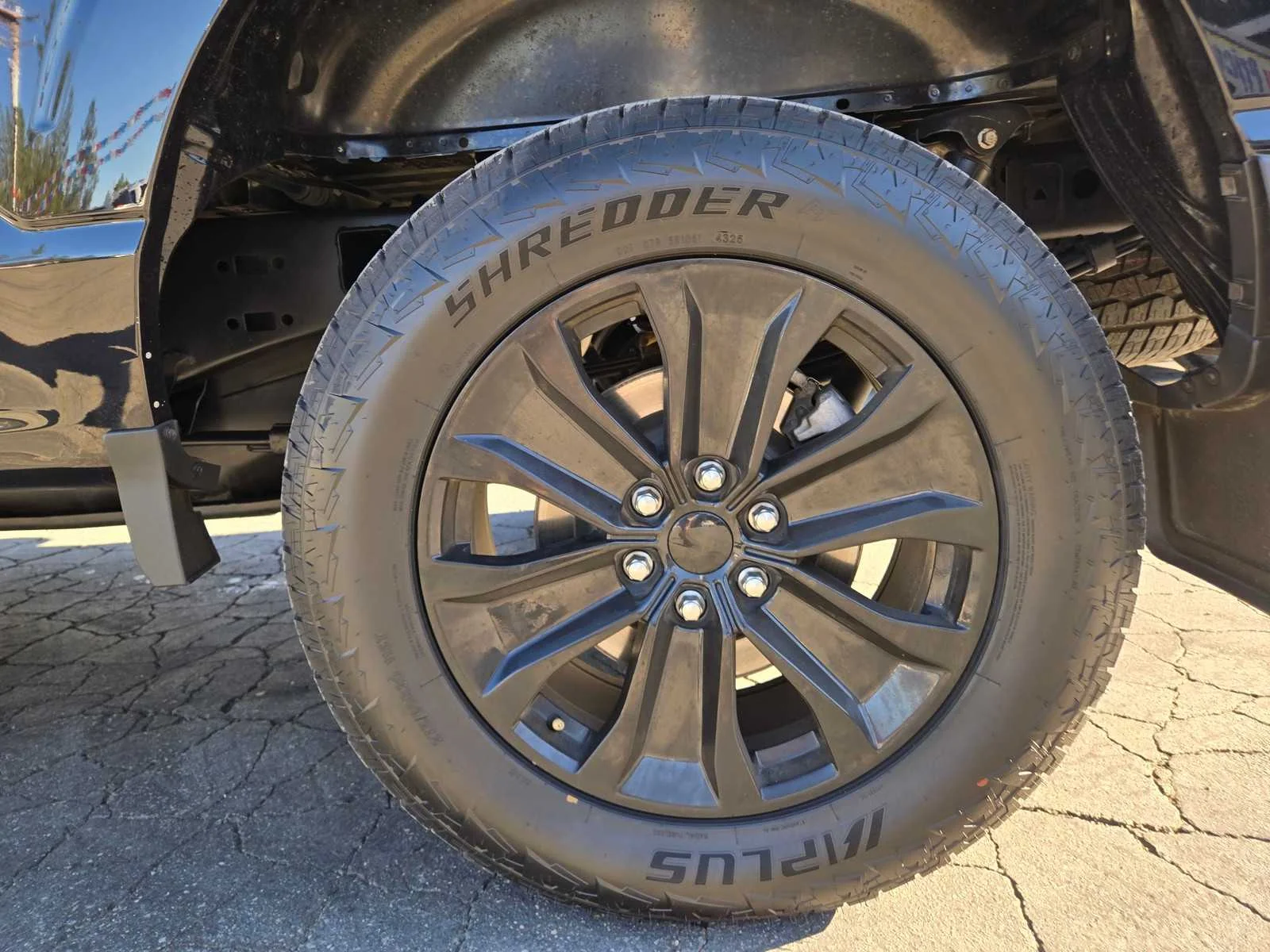 Used 2021  Ford XL image 29
