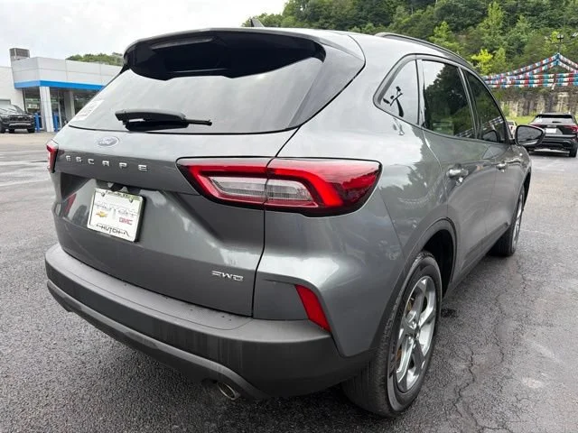 Used 2025 Gray Ford ST-Line image 3