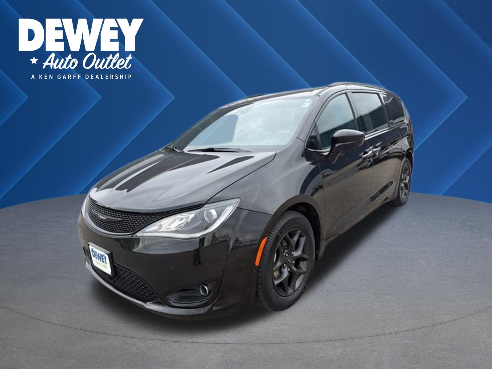2019 Chrysler Pacifica Touring L Plus's photo