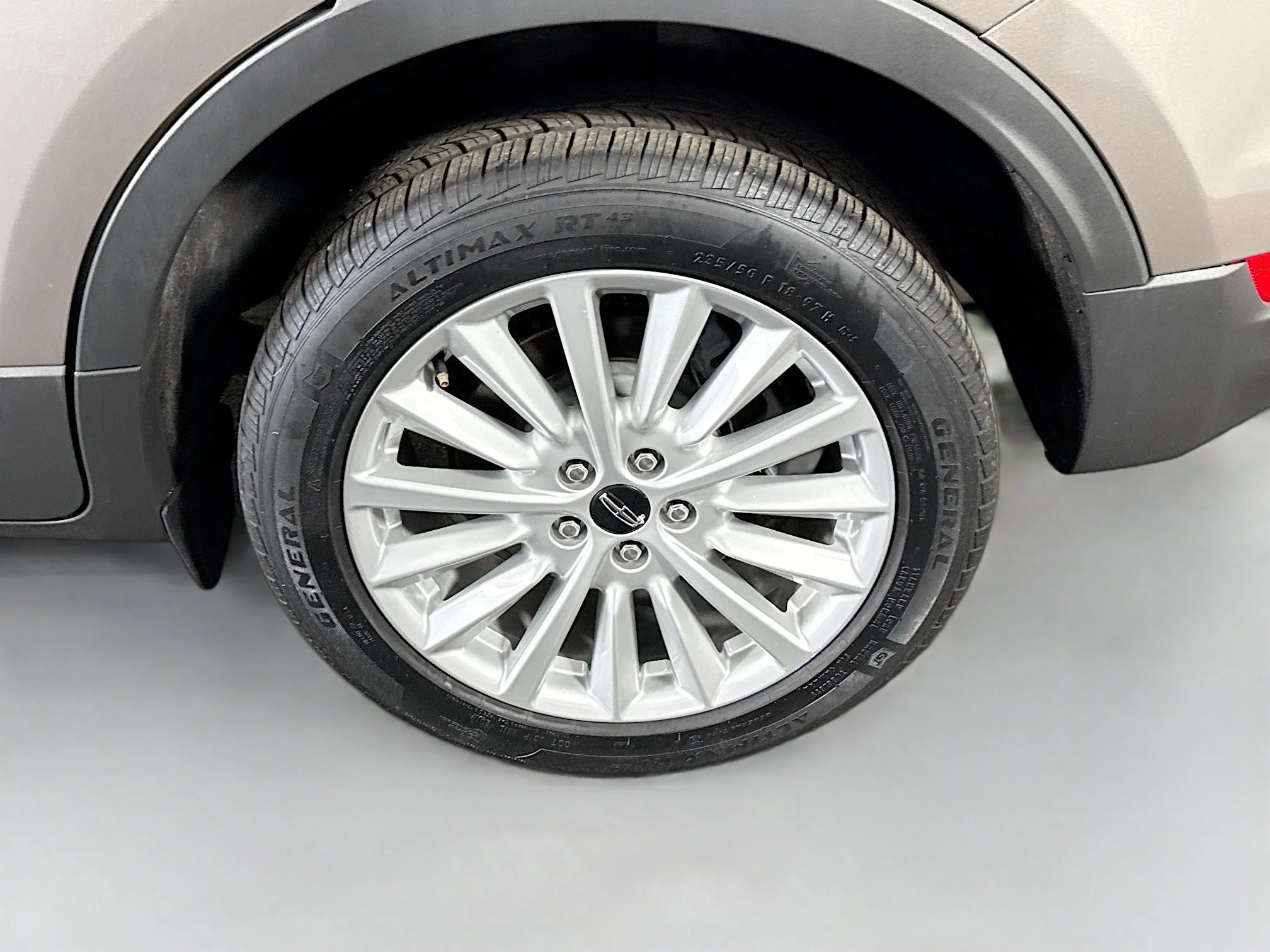 Used 2019 Iced Mocha Metallic Lincoln Standard image 33