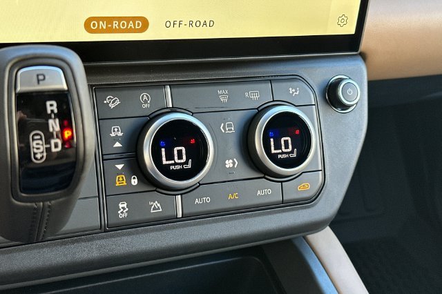New 2026 Fuji White Land Rover X-Dynamic SE image 20