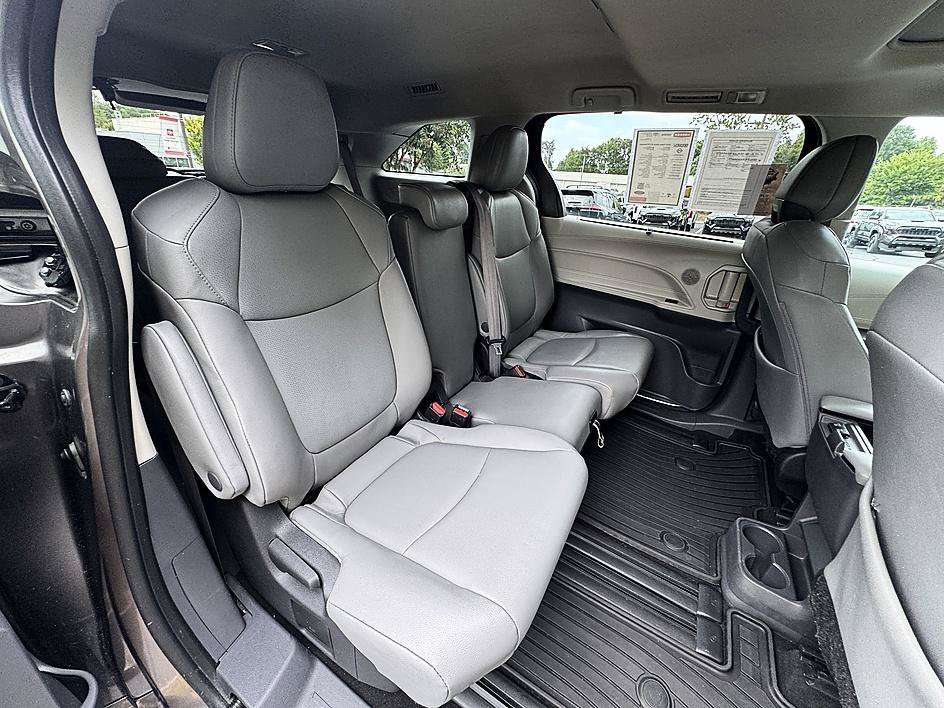 Used 2022 Predawn Gray Mica Toyota XLE image 25