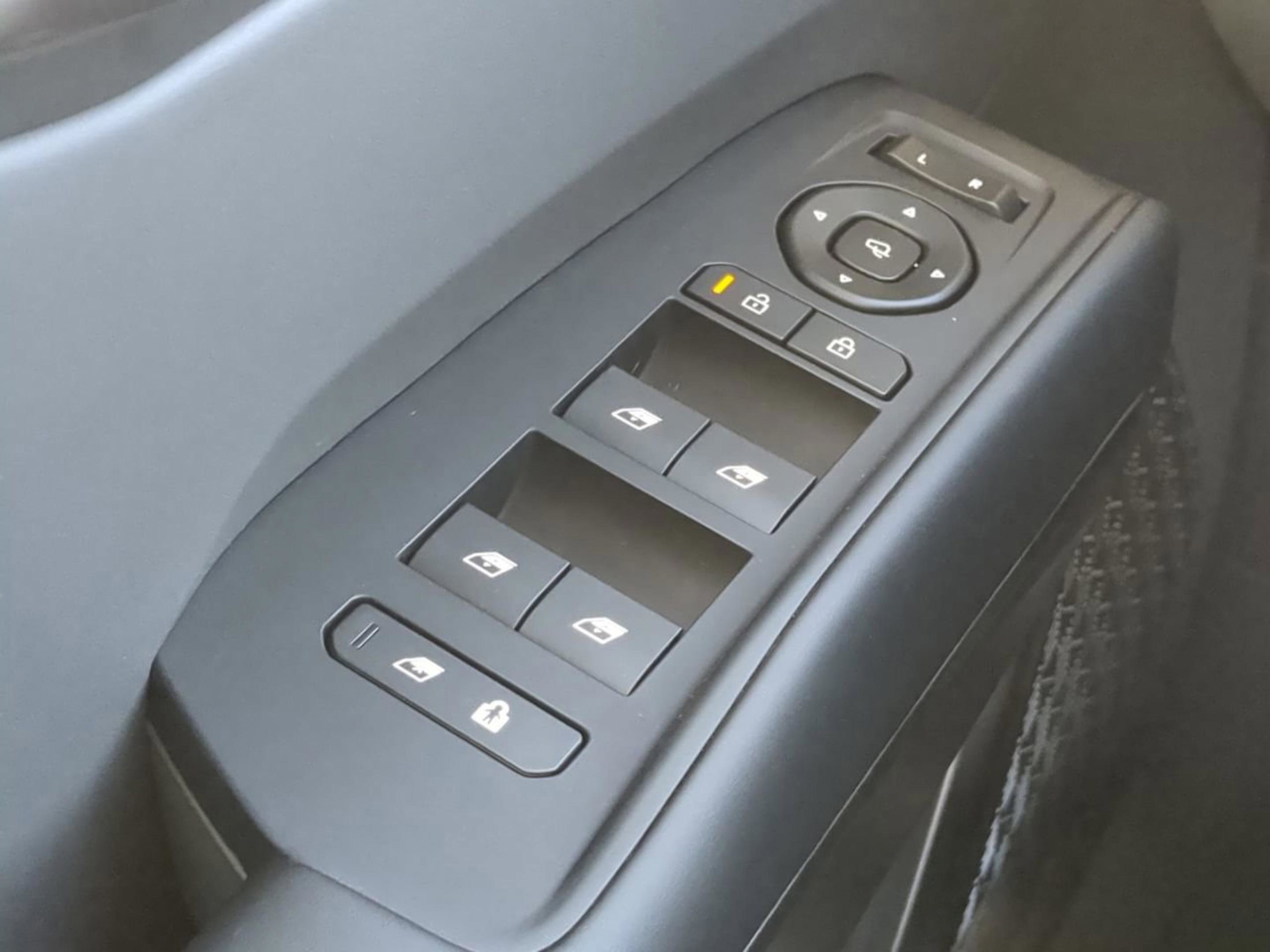 New 2026 Ivory Silver Kia Light Long Range image 27