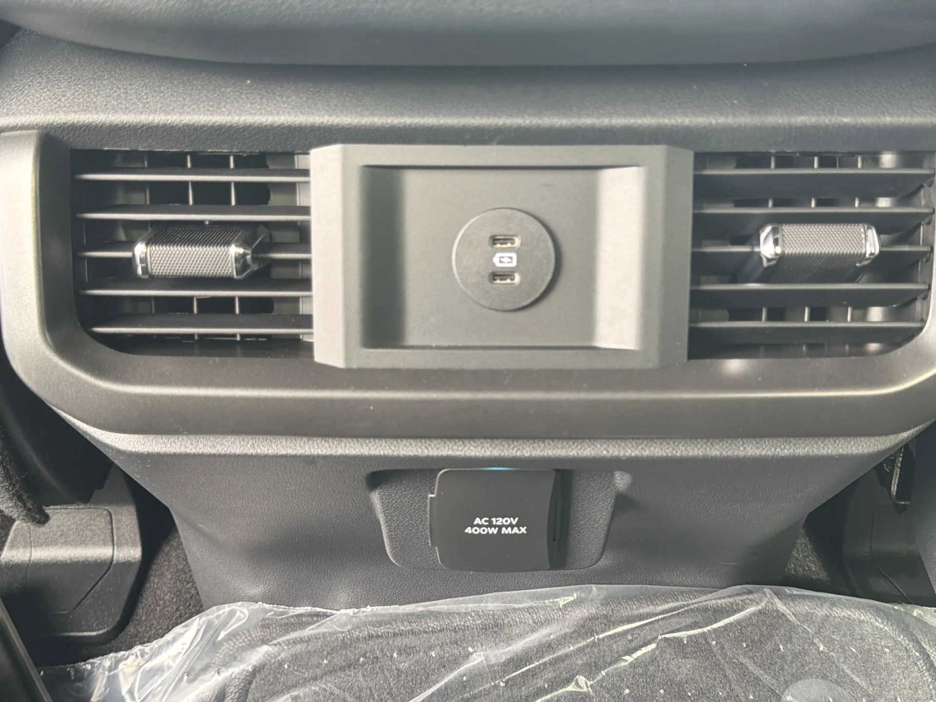 New 2026 Iconic Silver Metallic Ford Lariat® image 27