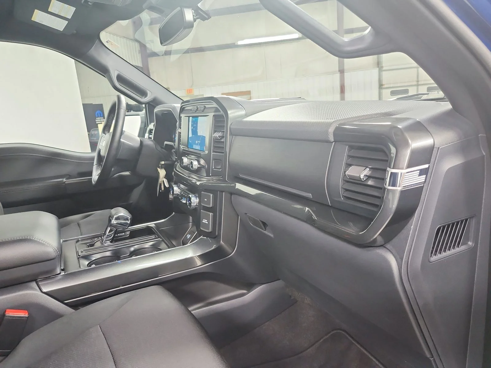 Used 2023  Ford XLT image 35