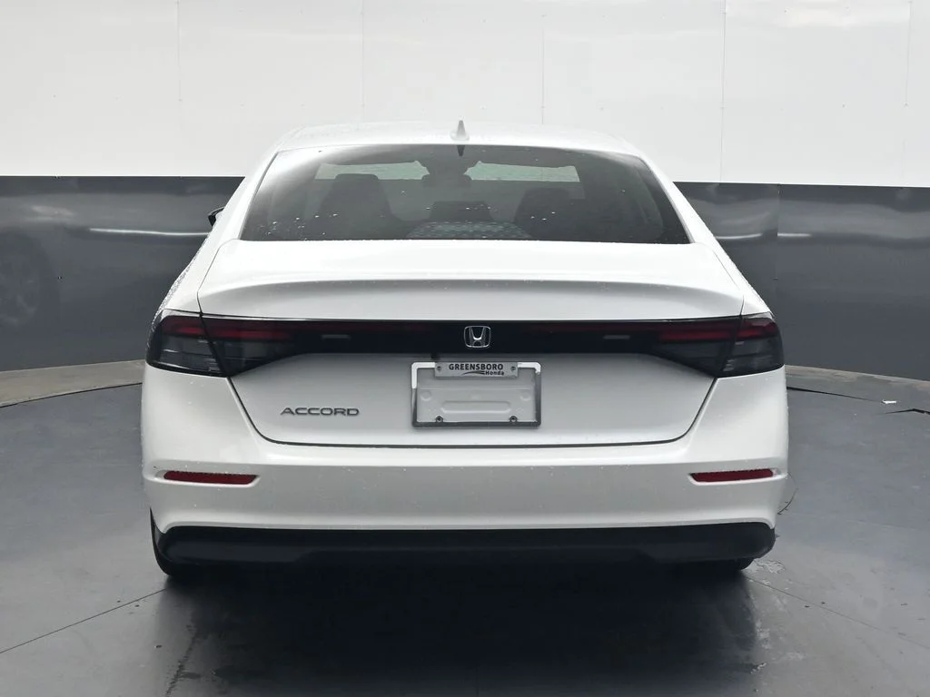 New 2026 Platinum White Pearl Honda LX image 5