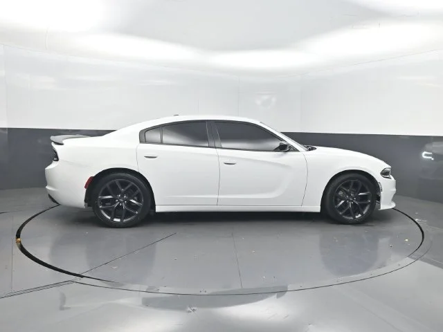 Used 2021 White Dodge SXT image 27