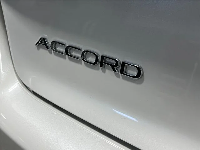 New 2026 Platinum White Pearl Honda SE image 7