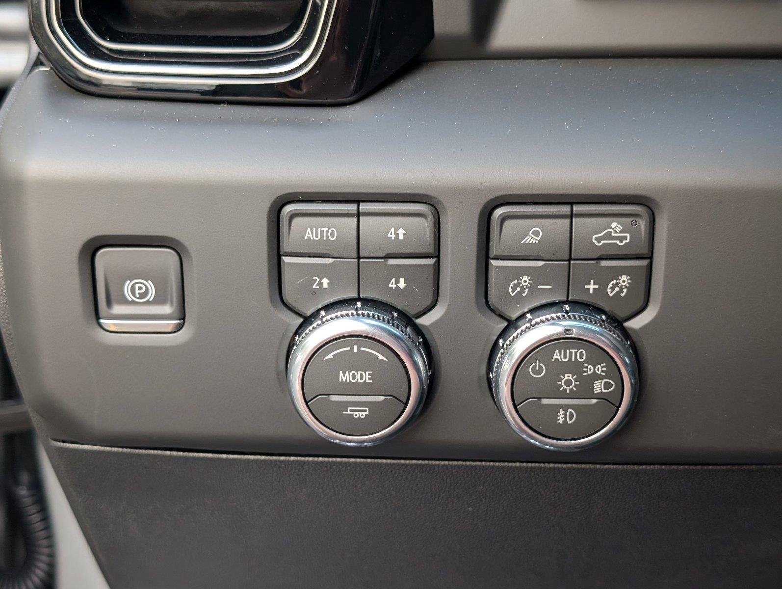 New 2026 Sterling Metallic GMC AT4 image 30