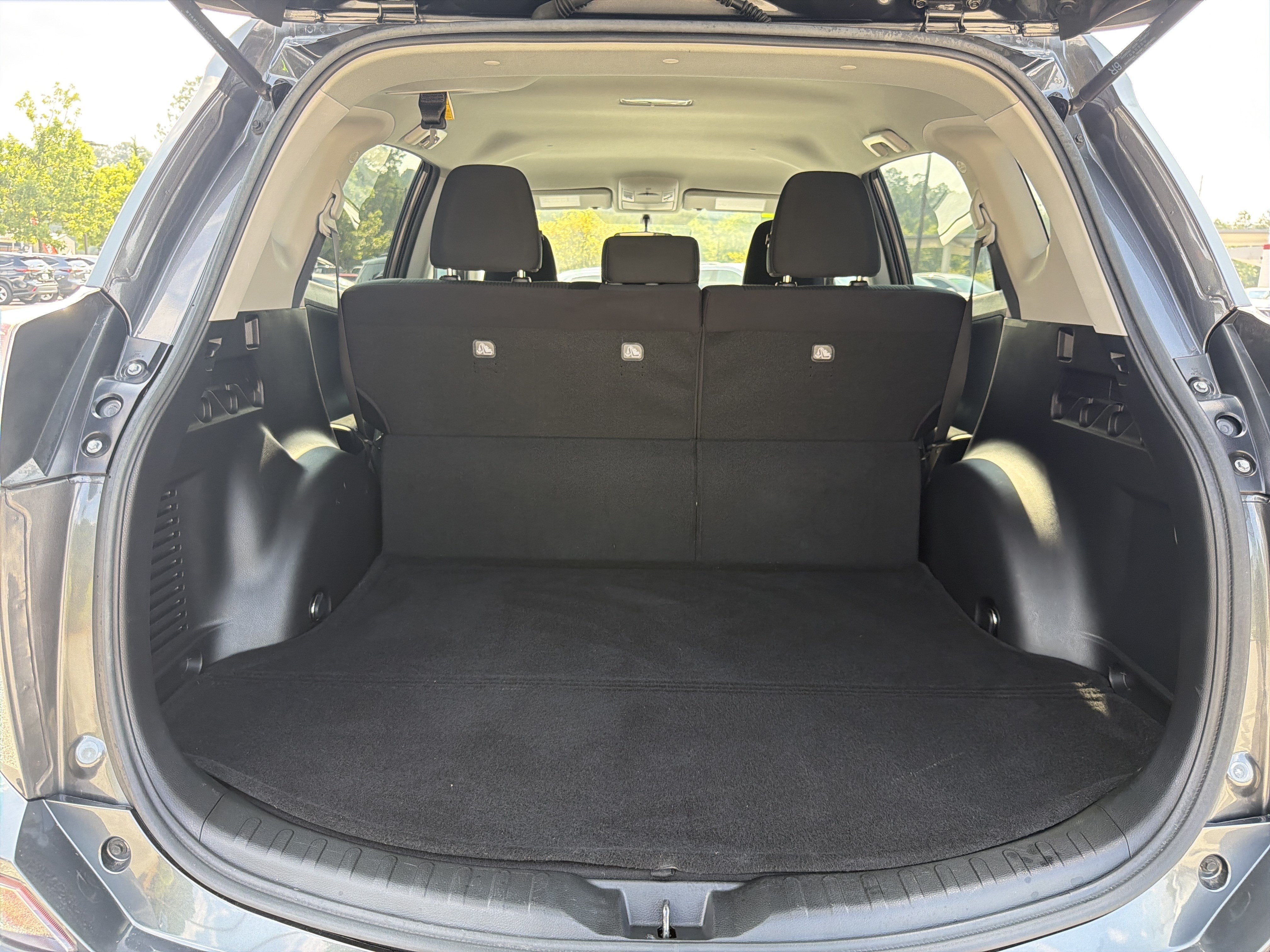 Used 2016 Magnetic Gray Metallic Toyota LE image 28