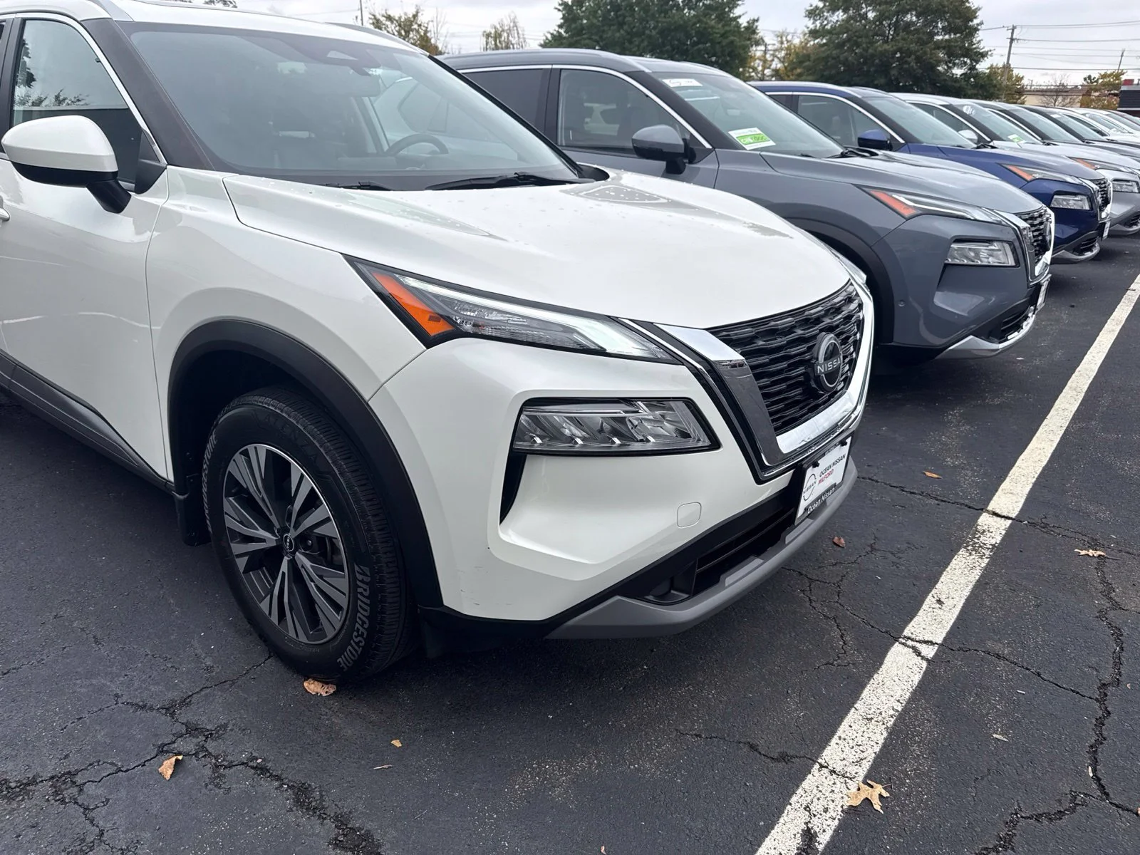 Certified Used 2023 Pearl White Nissan SV image 14