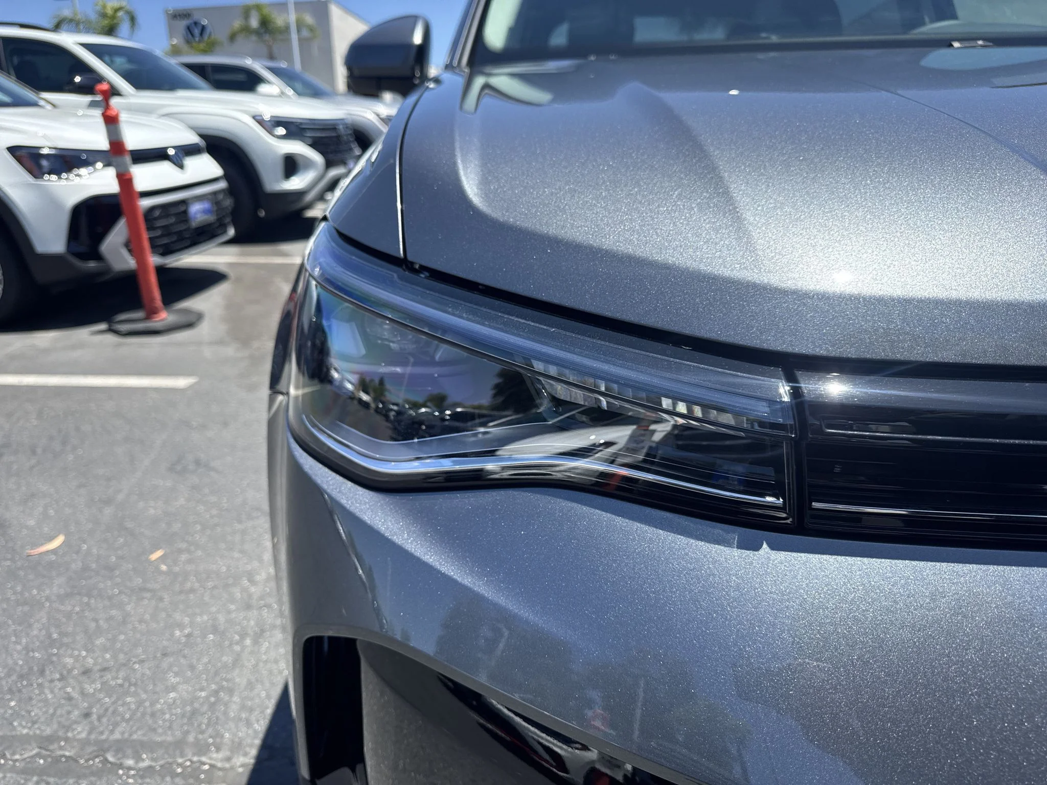 New 2026 Platinum Gray Metallic Volkswagen SE image 10