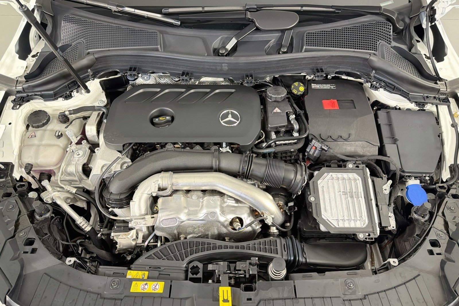 New 2026 Polar White Mercedes-Benz GLA 250 SUV image 10
